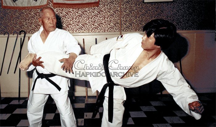 Chinil Chang and Choi Yong Sul training together